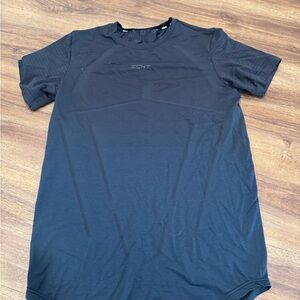 2 ECHT Men's Black and Blue Short Sleeve Tee